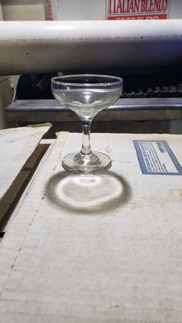 Lot of 20 Glasses - Image 1 of 1