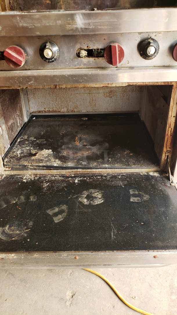 Vulcan 6 Burner Range/ Griddle, Charbroiler, & 2 Standard Ovens! Natural Gas - Image 6 of 8
