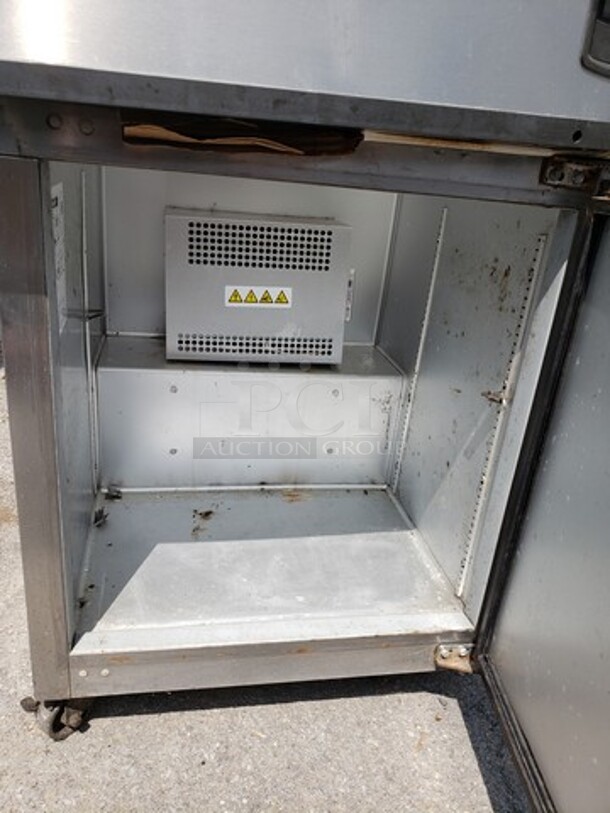 Traulsen 27" Undercounter Refrigerator! - Image 2 of 6