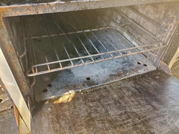 Castle 60" Gas Range Stove w/ 10-Burners &  2 Standard Ovens | 198,000 BTU (Broken door/missing some knobs) Unknown condition..  - Image 5 of 7