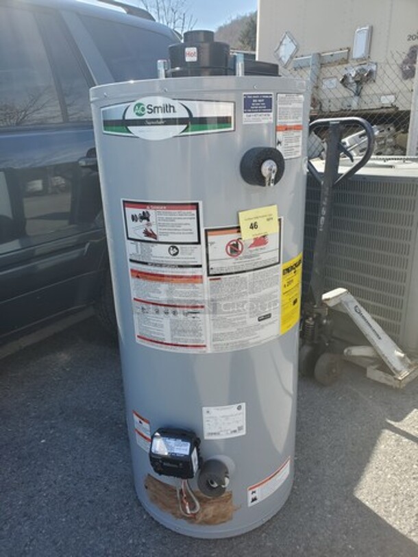 AO Smith G6-DVS4038NV 300  40 Gal. Residential water heater Like New!