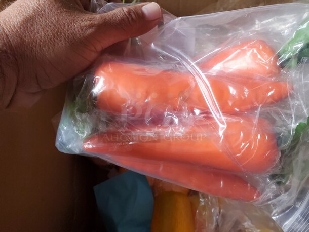 One lot of Plastic Fruit Decorations - Image 5 of 10