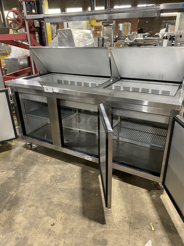 NICE! LEADER All Stainless Steel 3 Door Sandwich/Salad Prep Table Refrigerator! W/ Stainless Steel Top Shelf And Poly Coated Racks!  Shelf!  On Casters!  Model ESLM72S/C Serial NQ11M0903N 115V/60Hz/ - Image 5 of 10