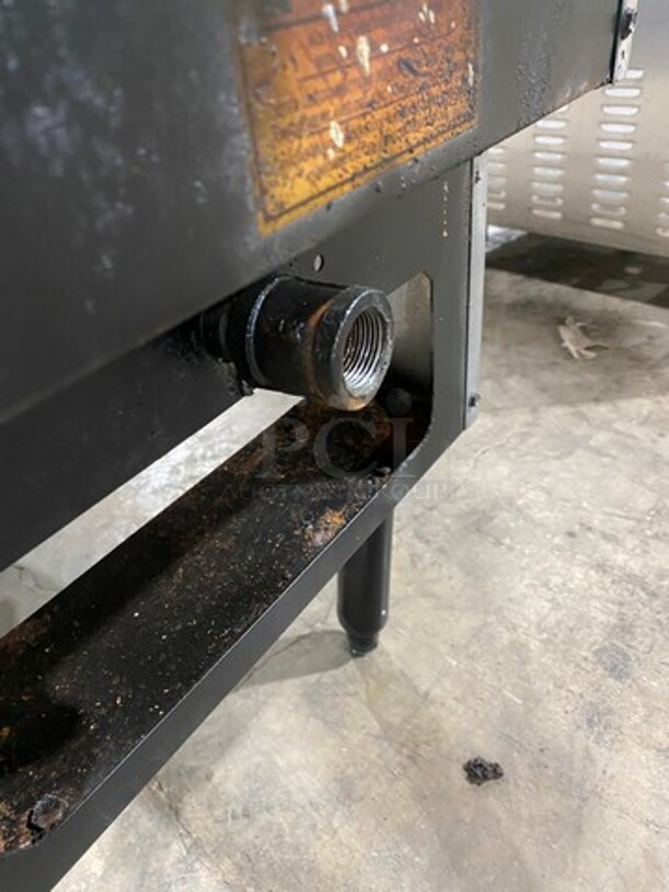 Pitco Commercial Gas Powered Split Bay Deep Fat Fryer! With 2 Small Frying Baskets! All Stainless Steel! On Legs! - Image 9 of 9