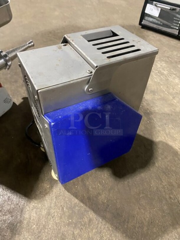 Arcobaleno Commercial Countertop Pasta Molder! Model: VETRI SN: 100931 120V 60HZ 1 Phase - Image 4 of 9