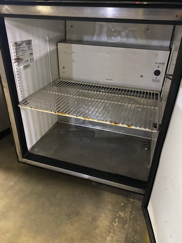 True Commercial Under The Counter Single Door Cooler! With Poly Coated Rack! All Stainless Steel! Model: TUC27LP SN: 13948259 115V 60HZ 1 Phase - Image 5 of 7