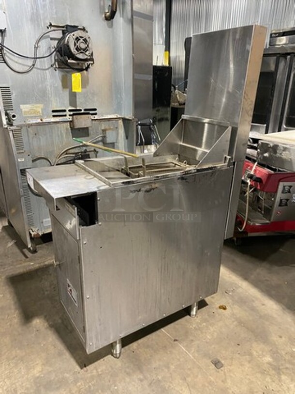 Southbend Commercial LP Powered Deep Fat Fryer! With Raised Back Splash! 2 Metal Frying Baskets! All Stainless Steel! On Legs! Model: P16FR45 SN: 05C90664 - Image 3 of 9