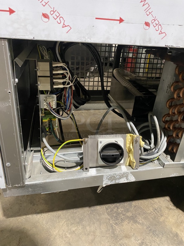 NEW NEVER USED! OUT OF THE BOX! 2016 Ciam Commercial Refrigerated Open Grab-N-Go Display Case! Solid Stainless Steel! MISSING BOTTOM FRONT COVER! Model: MURSTDL6FL15 SN: SN230416 220V 60HZ 1 Phase - Image 9 of 9