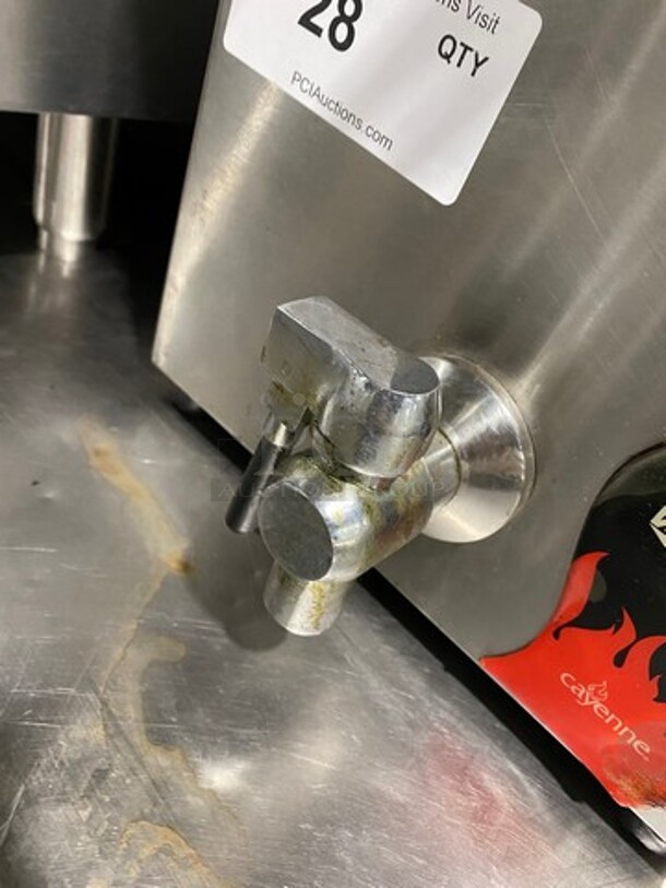 Vollrath Commercial Countertop Electric Powered Deep Fat Fryer! With Metal Frying Baskets! All Stainless Steel! Model: FFA8115 SN: E4700264016023 208/240V 60HZ 1 Phase - Image 8 of 9