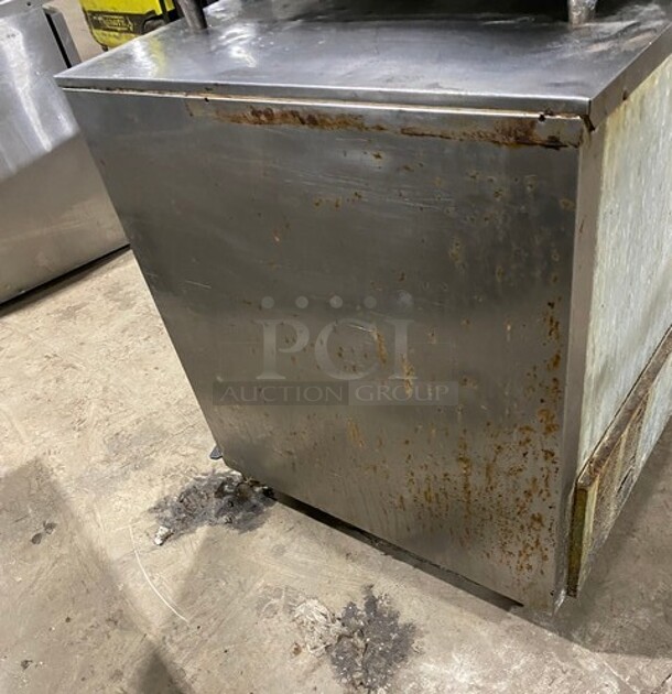 Beverage Air Commercial Refrigerated 2 Drawer Lowboy Worktop Cooler! All Stainless Steel! On Casters! Model UCRD36A SN 11213311 115V PHASE 1 - Image 4 of 7
