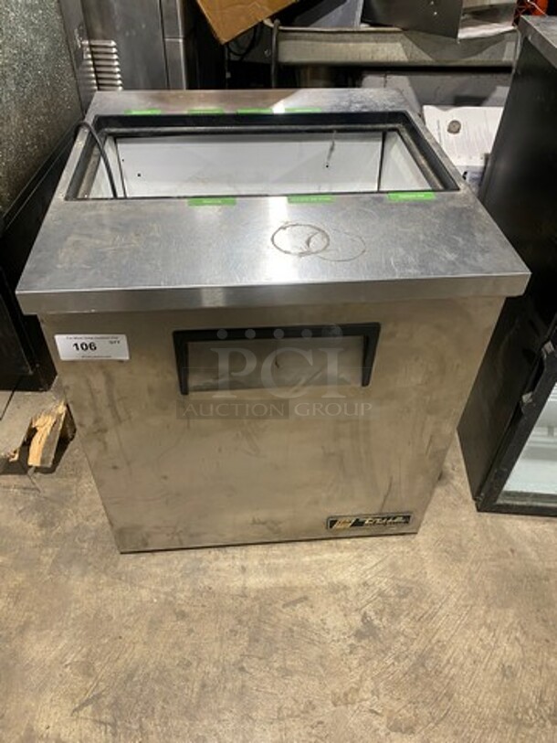 True Commercial Refrigerated Sandwich Prep Table! With Sneeze Guard! With Single Door Storage Space Underneath! All Stainless Steel! On Legs! Model: TSSU2708 SN: 5270403 115V 60HZ 1 Phase - Image 1 of 8