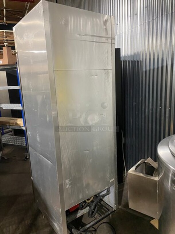 True Commercial Single Door Reach In Refrigerator! With Poly Coated Racks! Solid Stainless Steel! On Casters! Model: T23 SN: 11819948 115V 60HZ 1 Phase - Image 3 of 11