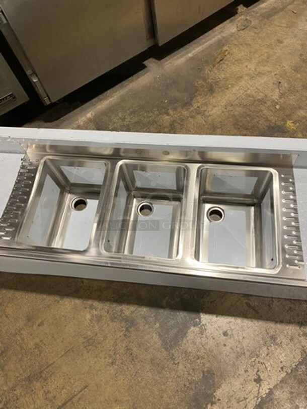 WOW! Commercial 3 Bay Bar Back Sink! With Dual Side Drain Boards! With Back Splash! All Stainless Steel! - Image 5 of 6