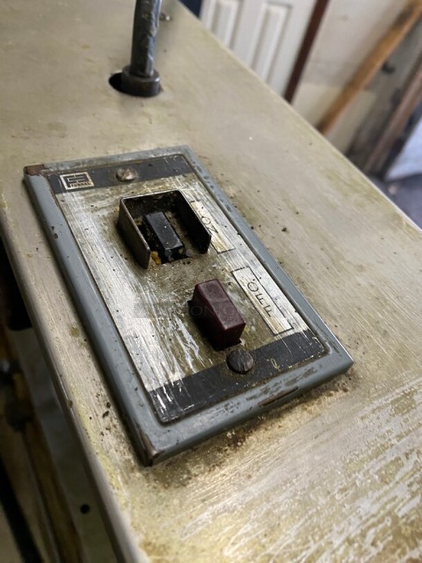 Compact Hydraulic Pie Press Machine With Dyes! Working When Removed! - Image 7 of 9