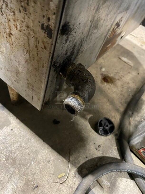 Vulcan Commercial Countertop Natural Gas Powered Flat Top Griddle! With Back And Side Splashes! All Stainless Steel! On Legs! - Image 7 of 7