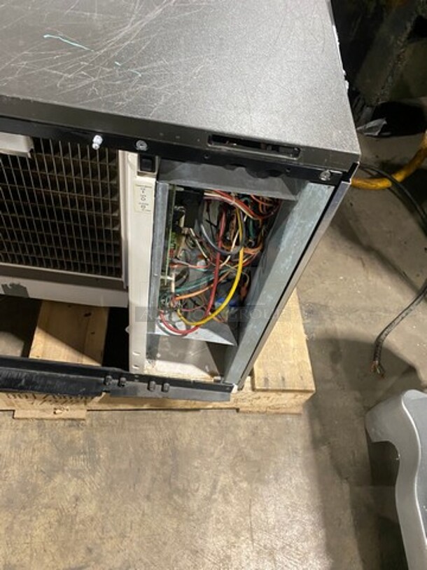 Manitowoc Commercial Ice Making Machine Head! All Stainless Steel! Model: SY0604A SN: 110978479 208/230V 60HZ 1 Phase - Image 6 of 6