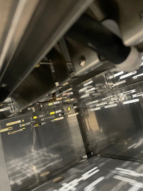 NEW! Scratch-N-Dent! Prepline Natural Gas Powered 2 Pan Sealed Well Hot Food Steam Table! With Sliding Door Enclosed Base! All Stainless Steel! On Legs! Model: GSTC30-2S SN: 2303202305120001! - Image 6 of 9
