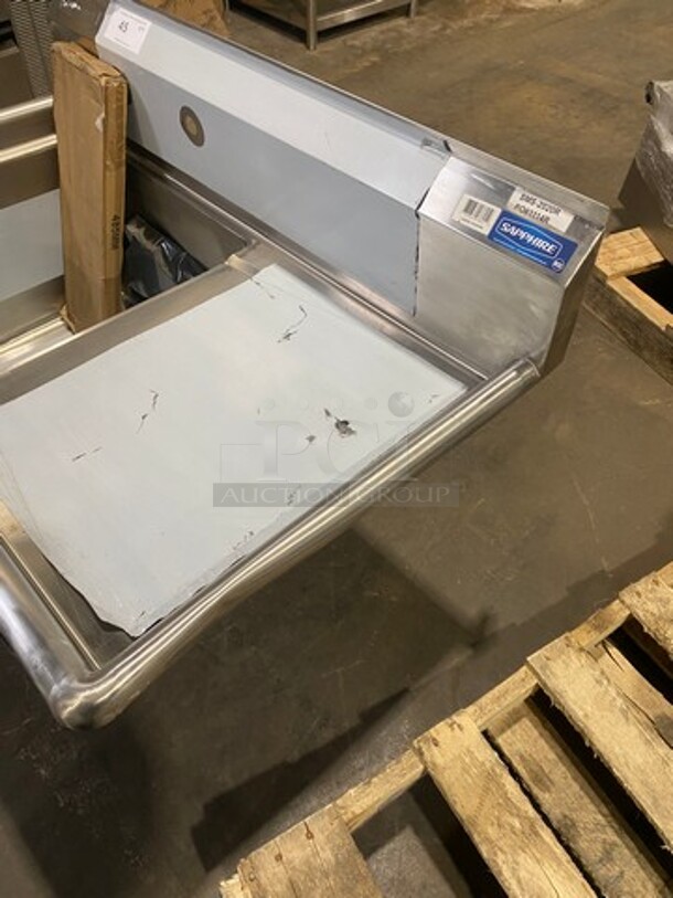 NEW! SCRATCH-N-DENT! Sapphire Single Compartment Prep Sink! With Single Side Drain Board! With Back Splash! All Stainless Steel! With Legs! Model: SMS2020R - Image 4 of 7