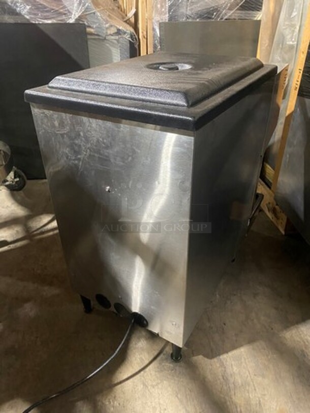 Manitowoc Commercial Countertop Ice Dispenser! Stainless Steel! MODEL M45 SN:650124188  - Image 3 of 10
