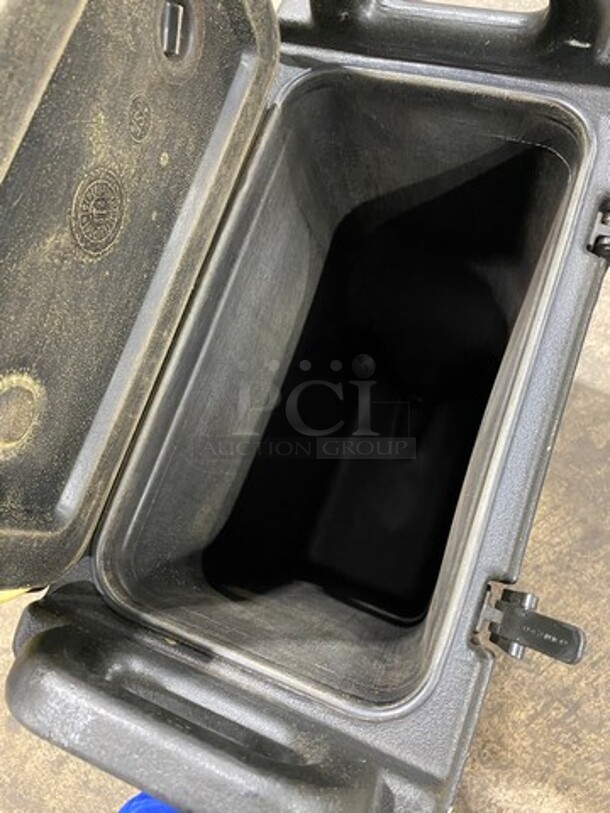 Cambro Insulated Beverage Dispenser/ Holder! With Side Handles! With Lid! - Image 4 of 6