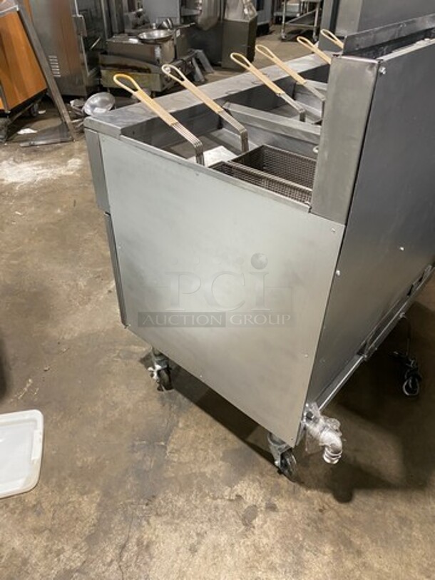 Frymaster Commercial LP Powered 3 Bay Deep Fat Fryer! With Metal Frying Baskets! All Stainless Steel! On Casters! Model: FPPH355CSD SN: 1202IE0089 - Image 4 of 12