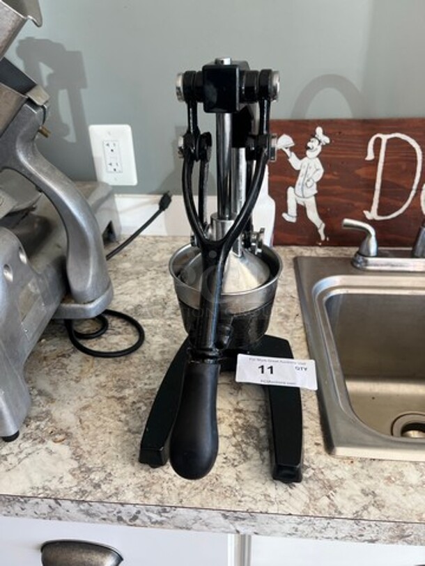 Countertop Manual Citrus Juicer! - Image 2 of 5