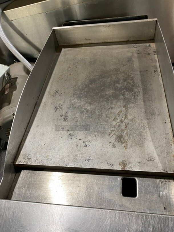 Cecilware Pro Commercial Countertop Gas Powered Flat Top Griddle! With Back And Side Splashes! All Stainless Steel! On Legs! - Image 5 of 8
