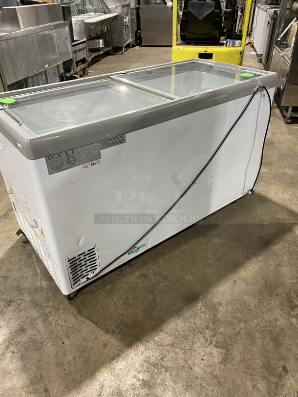 Kelvinator Commercial White Ice Cream Dipping/Display Freezer! MODEL: KCNF140WH SN:33170 115V! Working When Removed! On Casters! - Image 4 of 7