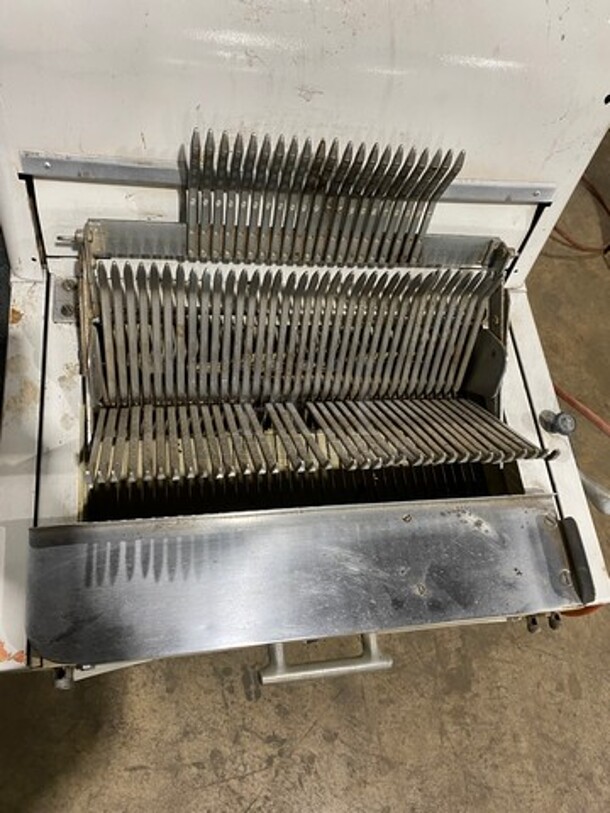 U.S Slicing Machine Commercial Countertop Bread Loaf Slicer! Model: MB7/16 SN: 140509MB722 115V 60HZ 1 Phase - Image 5 of 8