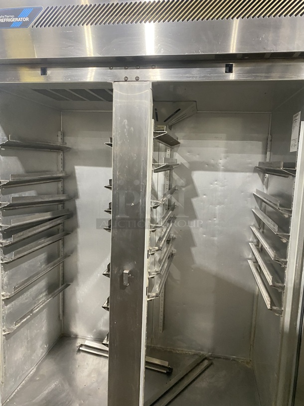 Hoshizaki Commercial 2 Door Reach In Refrigerator! All Stainless Steel! On Casters! Model: RH2AAC SN: N60580G! 115V 1 Ph! - Image 5 of 9