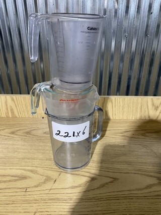 Glass Measuring Cups! 6 X Your Bid!