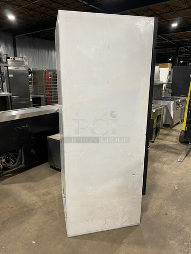 Beverage Air Commercial Single Door Reach In Refrigerator Merchandiser! With View Through Door! With Poly Coated Racks! Model: MT27 SN: 7287169 115V 60HZ 1 Phase - Image 3 of 8