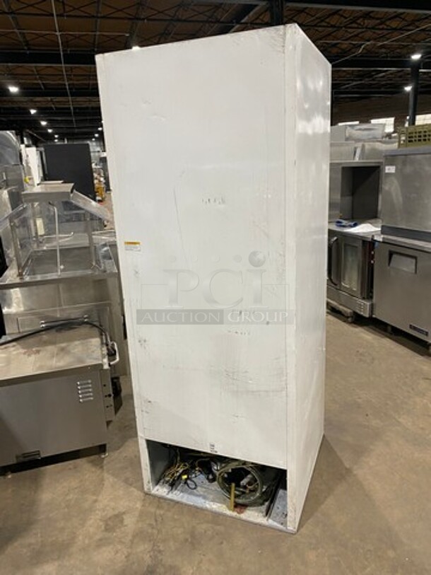 Beverage Air Commercial Single Door Reach In Refrigerator Merchandiser! With View Through Door! With Poly Coated Racks! Model: MT27 SN: 7287169 115V 60HZ 1 Phase - Image 4 of 8