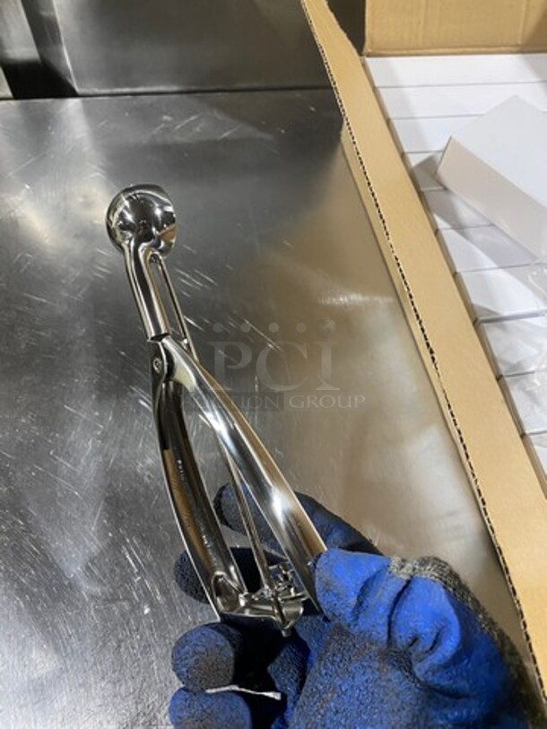 NEW! IN THE BOX! Vollrath Food Portion Scoopers! - Image 5 of 6
