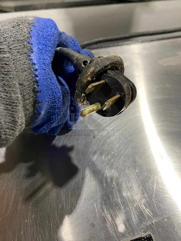 True Commercial Refrigerated Sandwich Prep Table! With 2 Door Underneath Storage Space! All Stainless Steel! On Casters! Model: TSSU6016 SN: 5181830 115V 60HZ 1 Phase - Image 9 of 9