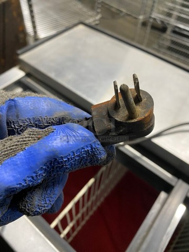 True Commercial Under The Counter Beer Bottle Cooler! With 2 Stainless Steel Sliding Top Doors! Model: TD5018 SN: 1265577 115V 60HZ 1 Phase - Image 8 of 9