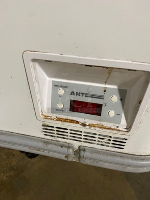 AHT Commercial Reach Down Chest Freezer Display! With Poly Coated Baskets! Model: MALTA185 SN: 30339300003010 120V 60HZ 1 Phase - Image 7 of 10