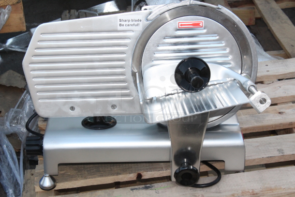 BRAND NEW SCRATCH & DENT! Avantco SL310 10" Manual Gravity Feed Meat Slicer - 1/4 hp. S/N: 24 057624 Missing Sharpener and Two of the feet.  - Image 2 of 6