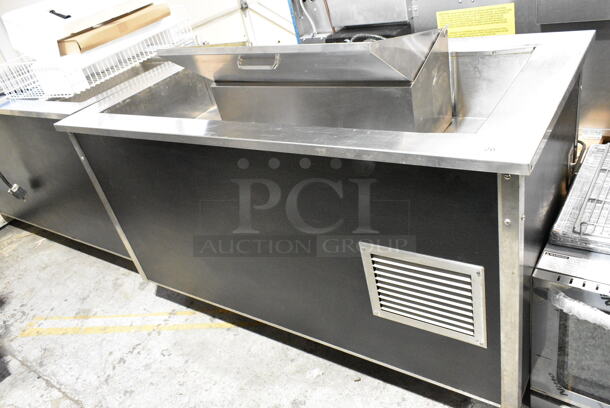 Vollrath 37065-00002-NNA Stainless Steel Commercial Refrigerated Buffet Station on Commercial Casters. 120 Volts, 1 Phase.  Tested and Powers On But Does Not Get Cold - Image 2 of 6