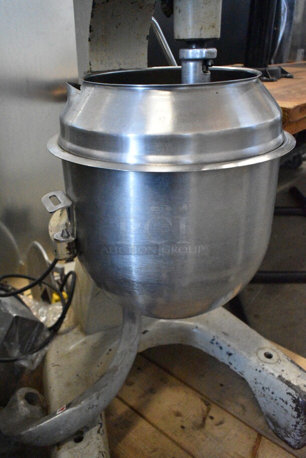 Hobart A-200-F Metal Commercial Floor Style 20 Quart Planetary Dough Mixer w/ 2 Metal Mixing Bowl, Bowl Guard, Dough Hook, Paddle and 2 Whisk Attachments. 115 Volts, 1 Phase. Tested and Working! - Image 5 of 6