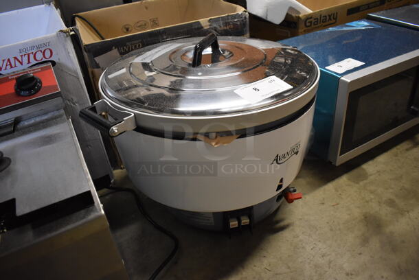 BRAND NEW IN BOX! Avantco 177GRC110NAT  Metal Commercial Countertop Natural Gas Powered 110 Cup (55 Cup Raw) Rice Cooker. 14,000 BTU. 24x18x18. Tested and Working! - Image 5 of 7