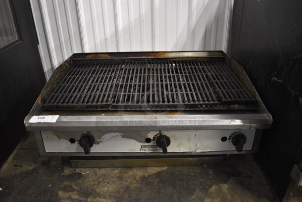 Toastmaster Pro Series Stainless Steel Commercial Countertop Natural Gas Powered Charbroiler Grill. 36x27x16