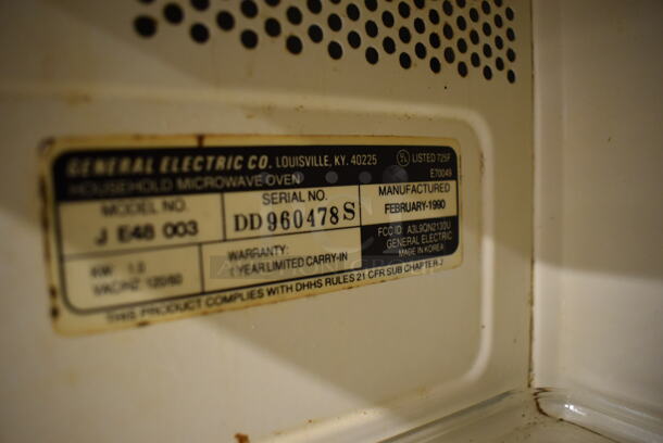 General Electric J E48 003 Metal Countertop Microwave Oven. 120 Volts, 1 Phase. 18x13x9.5 - Image 5 of 5