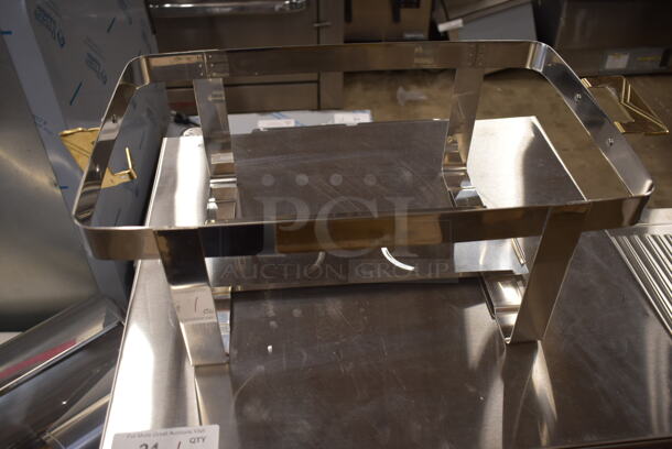 BRAND NEW SCRATCH AND DENT! Choice Deluxe 8 Qt. Full Size Chrome Accent Roll Top Chafer. Missing Handle.  - Image 9 of 9