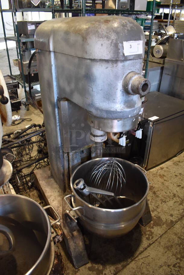 Hobart H-600 Metal Commercial Floor Style 60 Quart Planetary Dough Mixer w/ Stainless Steel Mixing Bowl, Paddle and Balloon Whisk Attachment. 230 Volts, 1 Phase. 28x38x56 - Image 3 of 6