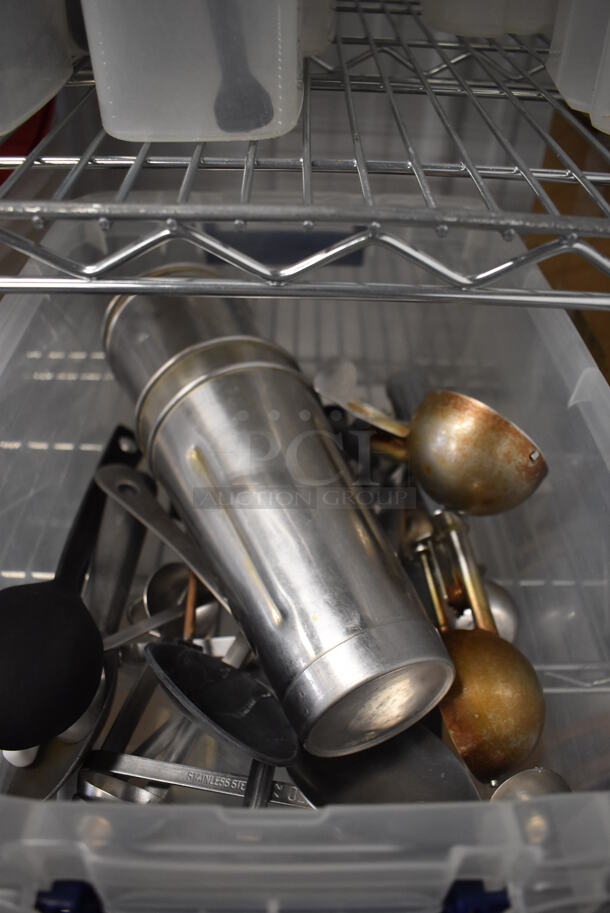 ALL ONE MONEY! Tier Lot of Various Items Including Poly Napkin Dispensers, Containers, Utensils - Image 8 of 10