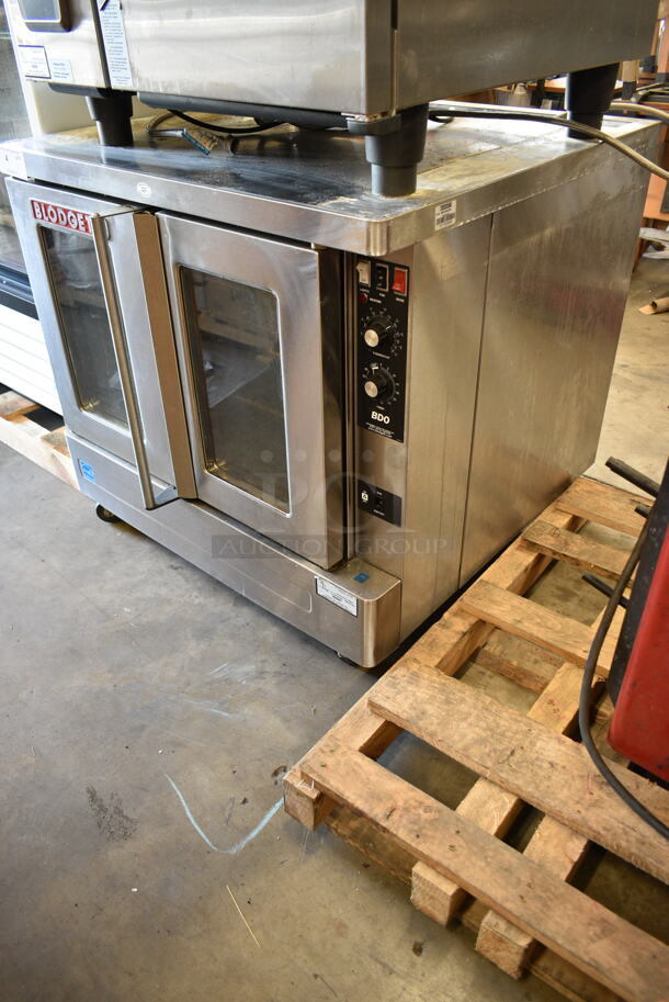 Blodgett BDO-100-G-ES Stainless Steel Commercial Natural Gas Powered Full Size Convection Oven w/ View Through Doors, Metal Oven Racks and Thermostatic Controls.  - Image 3 of 5