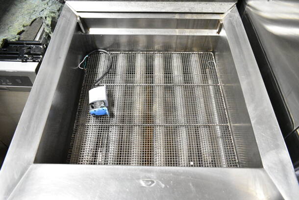 Pitco Frialator 24P-E Stainless Steel Commercial Floor Style Natural Gas Powered Deep Fat Donut Fryer. 120,000 BTU.  - Image 3 of 6