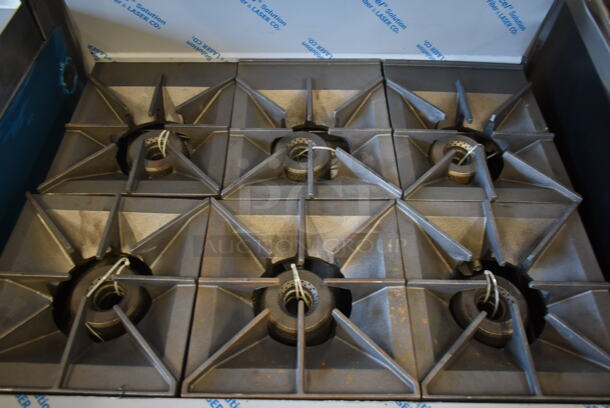 BRAND NEW SCRATCH AND DENT! Vulcan 36S-6BN Stainless Steel Commercial Natural Gas Powered 6 Burner Range w/ Oven, Over Shelf and Back Splash.  - Image 3 of 12