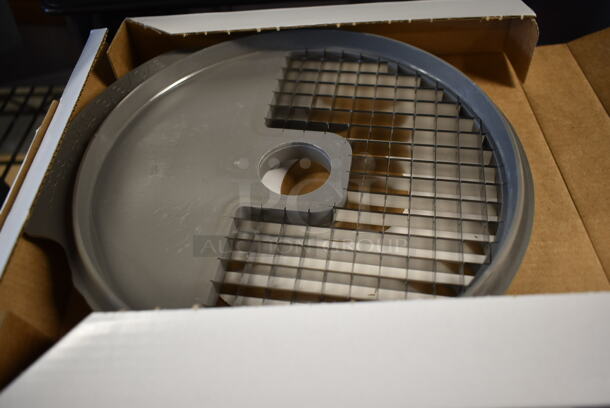 BRAND NEW SCRATCH AND DENT! Robot Coupe Continuous Feed Head for Food Processor, Slicer Blade, Grating Blade and Blade. - Image 6 of 7